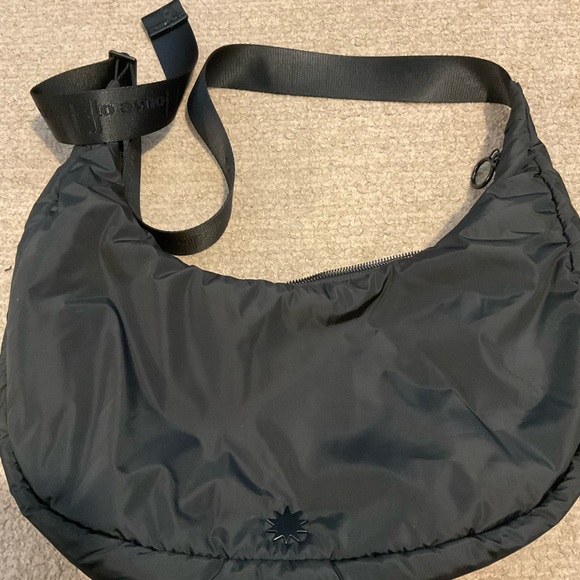 Large House of Harlow Nylon Crossbody - Picture 1 of 7